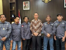 Ketua DPD PJS Bangka Belitung Agus eko menyambangi DPRD Bangka Belitung bahas Persoalan Perkebunan Sawit Sitaan Kejagung